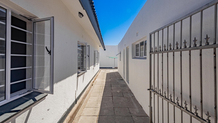 11 Bedroom Property for Sale in Richmond Estate Western Cape